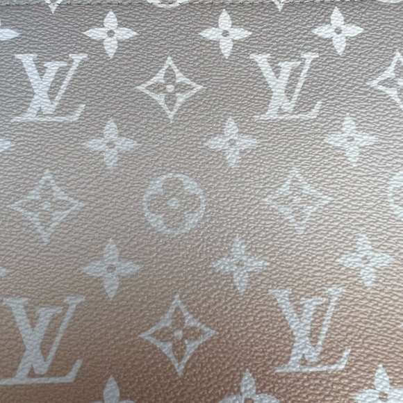 Louis Vuitton Neverfull Pochette By The Pool Monogram Giant - Picture 14 of 14
